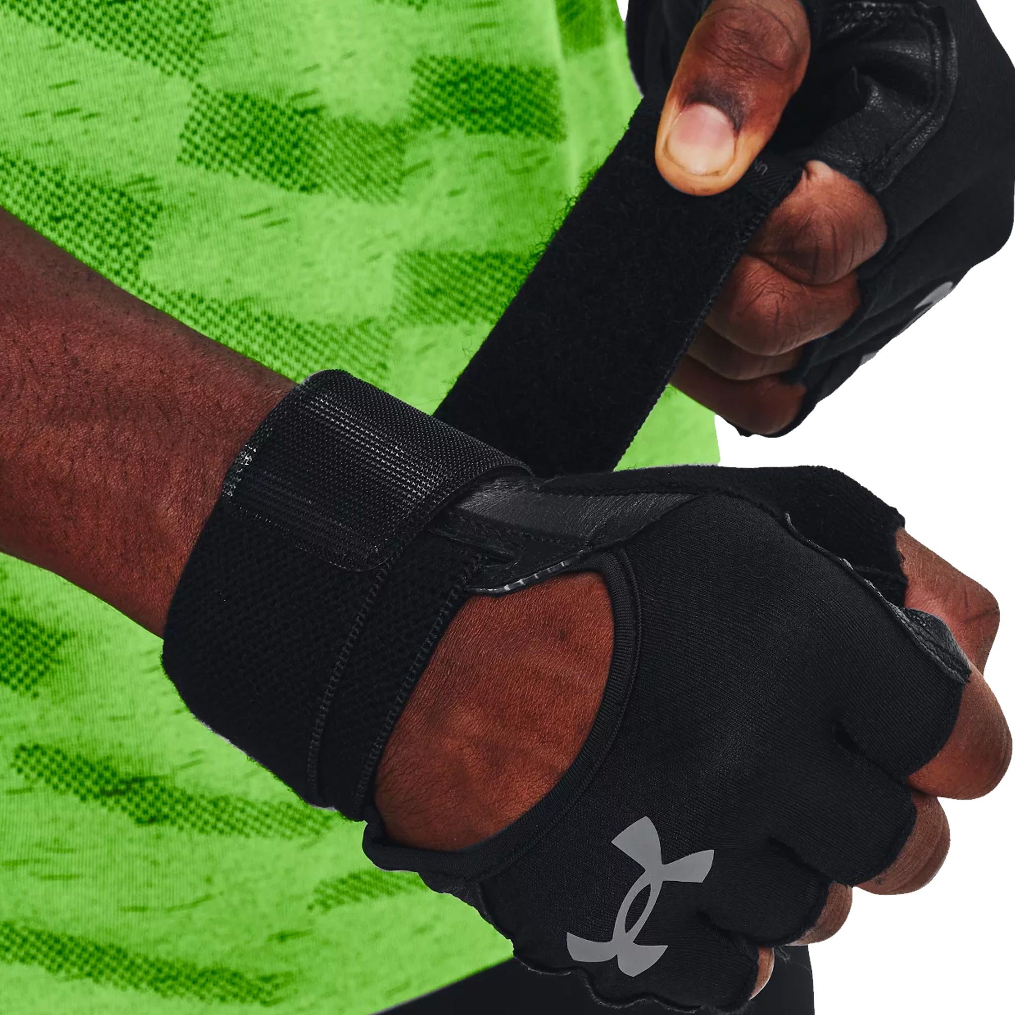 Foto 4 pulgar | Guantes Under Armour Negros para Hombre