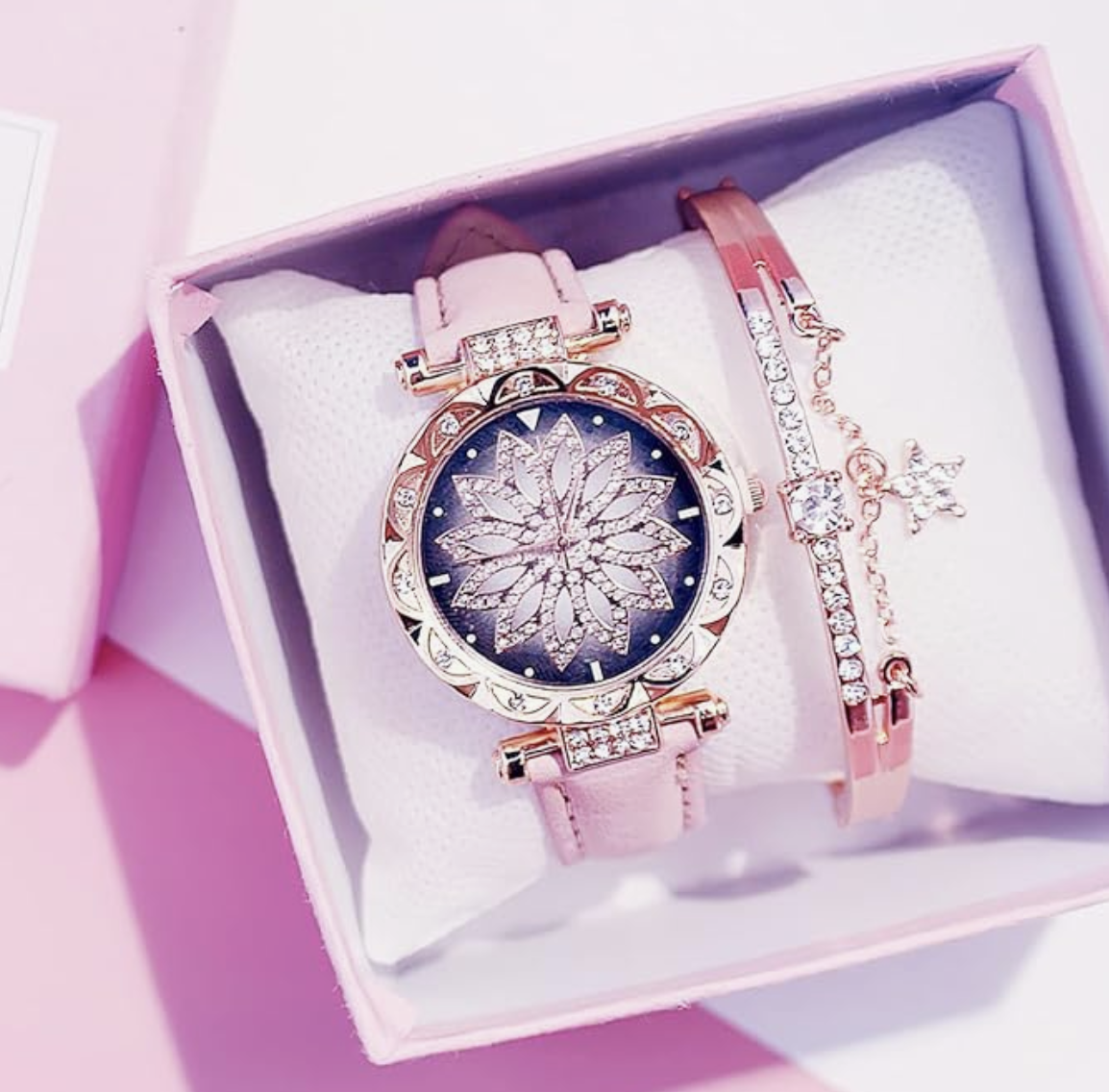 Foto 4 pulgar | Reloj Pulsera Estrella con Patrón de Flores y Correa de Cuero en Caja Dorada para Mujer