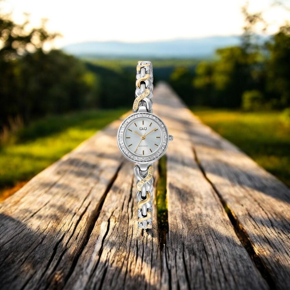 Foto 2 | Reloj Q&q F08a-002py para Mujer