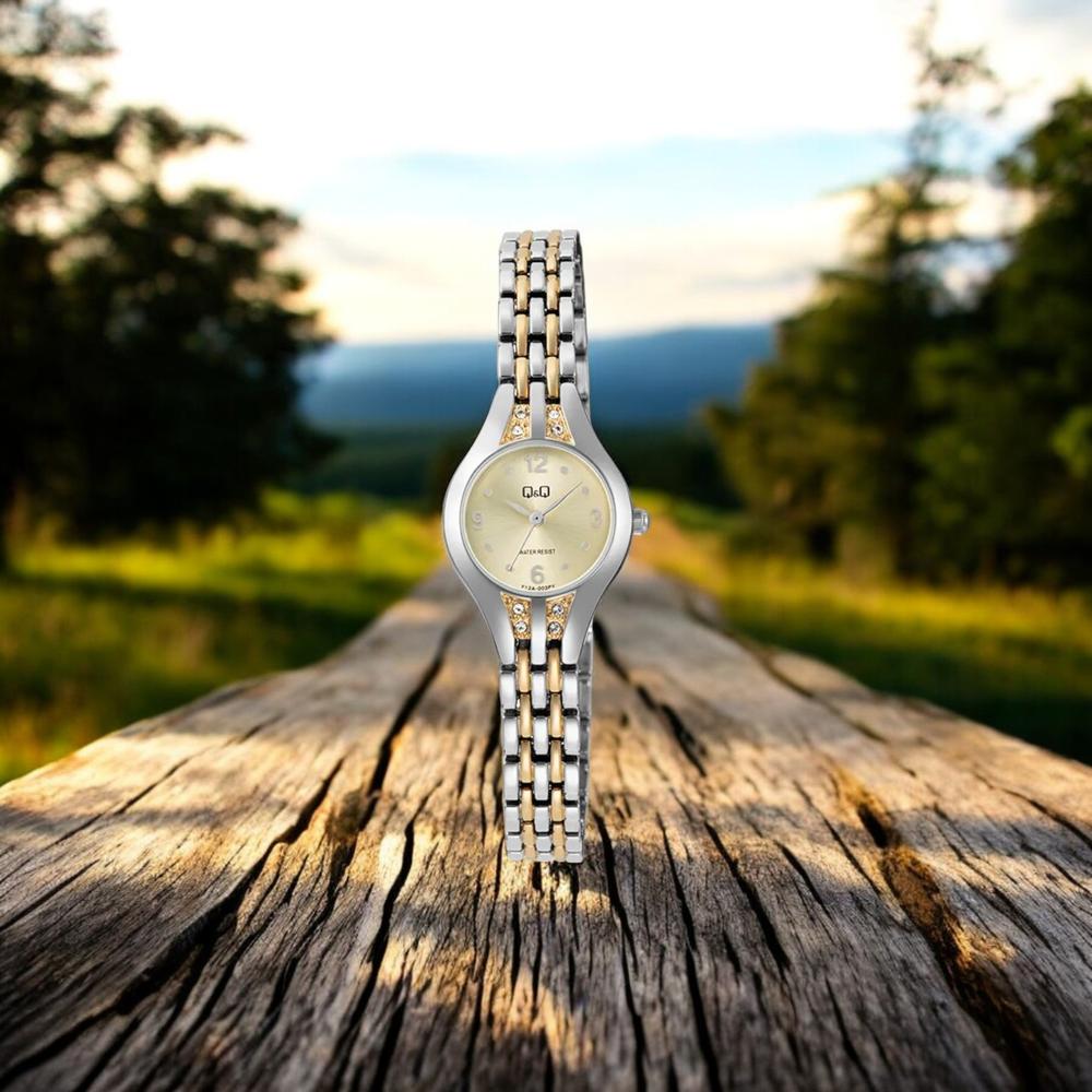Foto 3 pulgar | Reloj Q&q F12a-003py Ladies Plata
