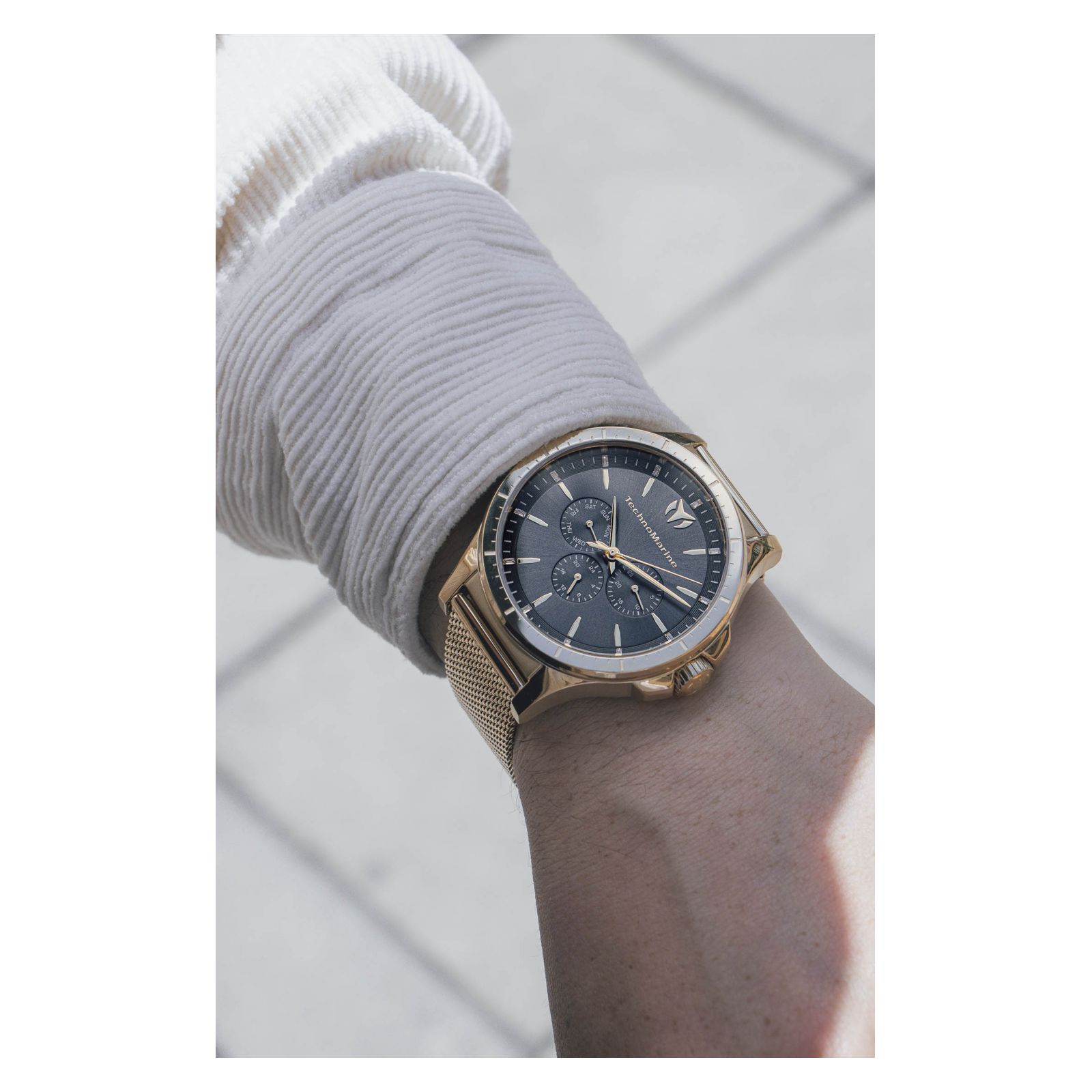 Foto 4 pulgar | Reloj Technomarine Moonsun Tm-822022 Acero Inoxidable Hombre