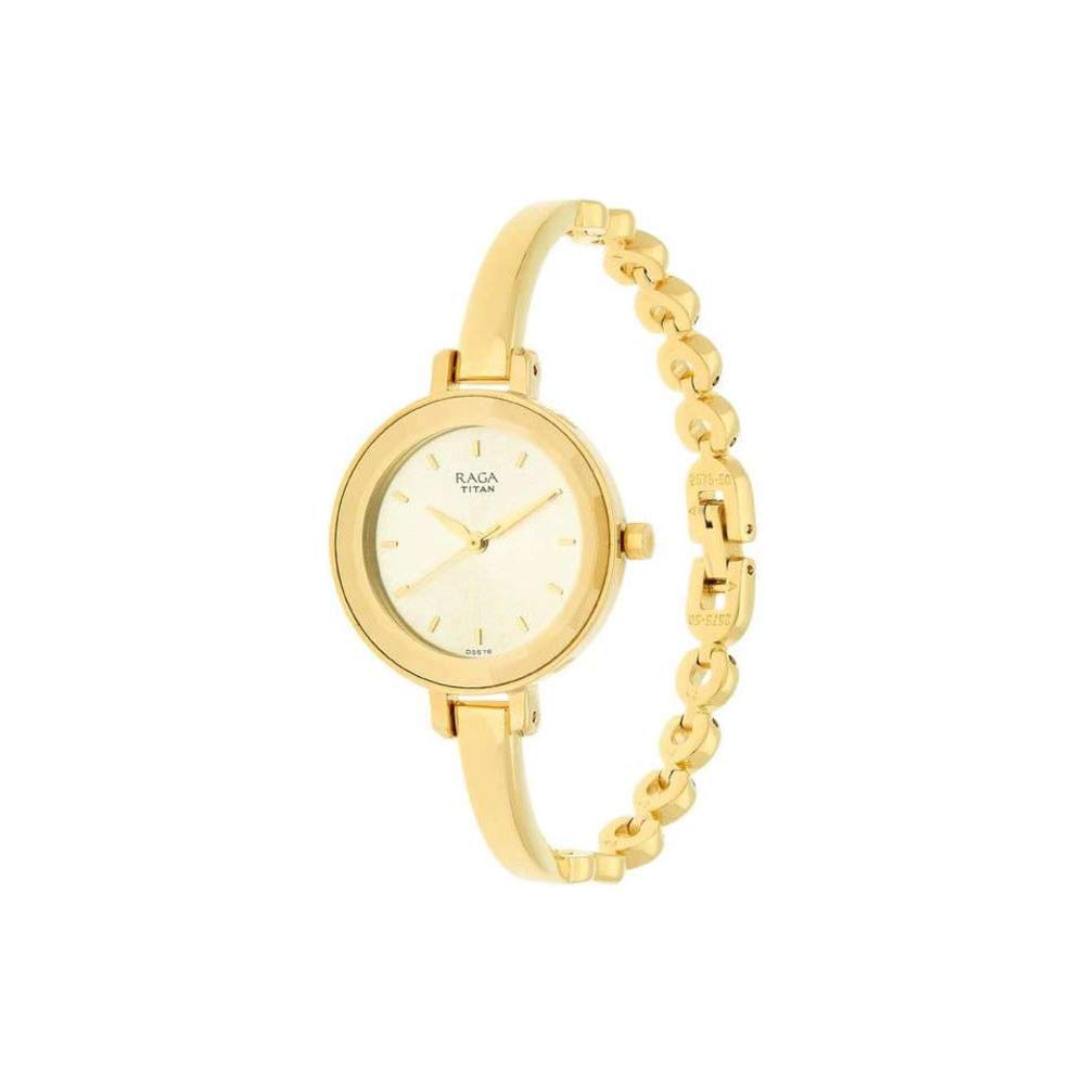 Foto 4 pulgar | Reloj Analógico Titan Raga Viva Champagne Dial Para Mujer - Venta Internacional.
