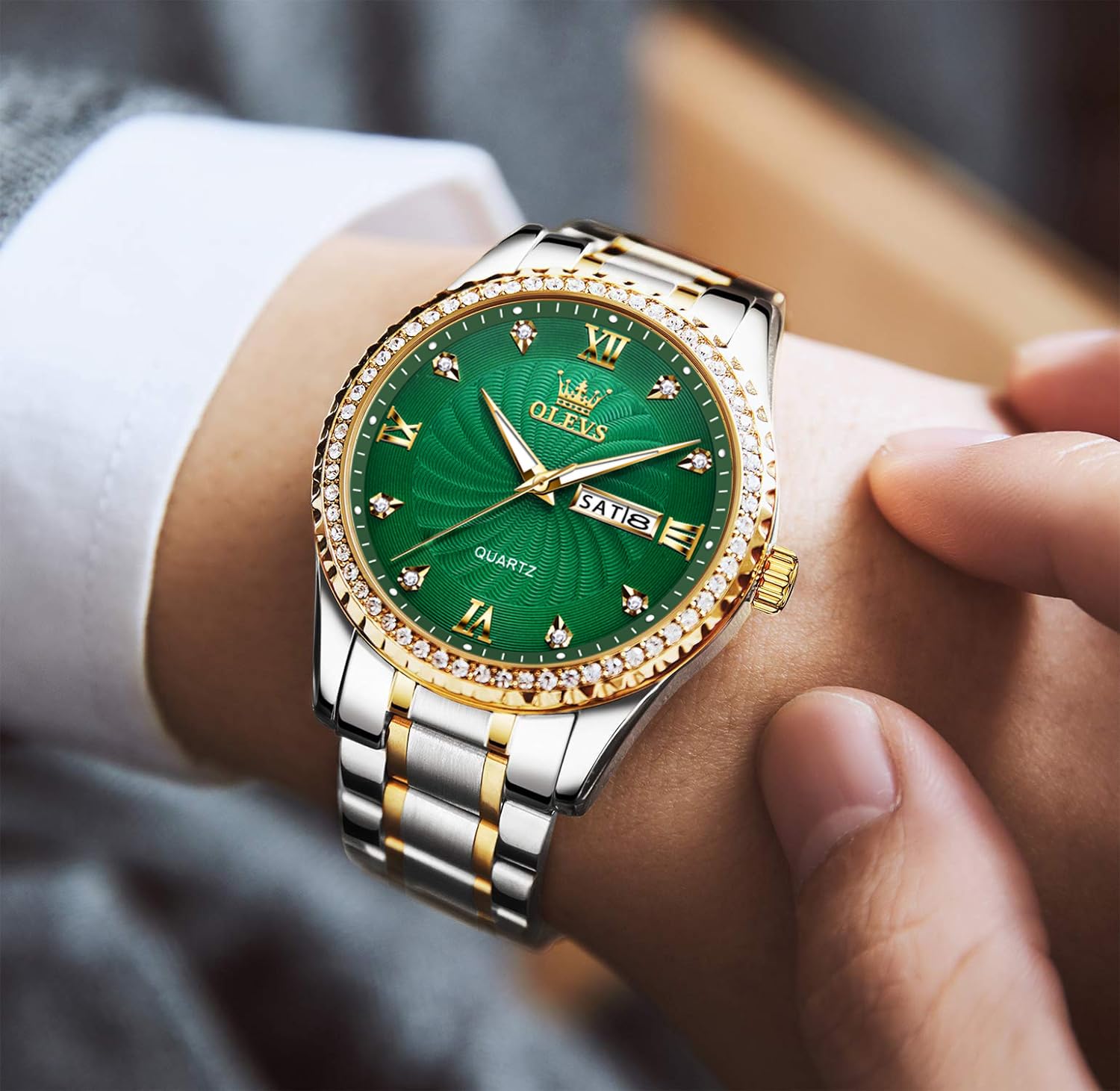 Foto 2 | Reloj Olevs Luxury Diamonds Con Esfera Verde Y Fecha Para Hombre - Venta Internacional.