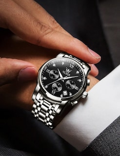 Foto 2 | Reloj Olevs Cronógrafo Negro Plateado De Acero Inoxidable Para Hombre - Venta Internacional.