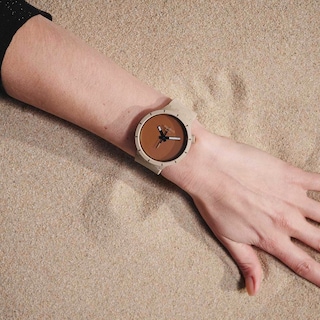 Foto 2 | Reloj Swatch Big Bold Bioceramic Desert Unisex Sb03c101 47 Mm - Venta Internacional.