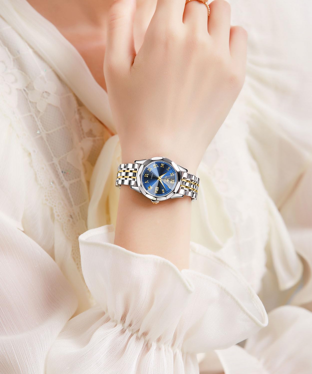 Foto 2 | Reloj Olevs Dorado Y Plateado Para Mujer De Acero Inoxidable - Venta Internacional.