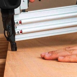 Foto 5 | Clavadora Inalámbrica Aksi Profesional 20v - 2 Ah Carga Rapida