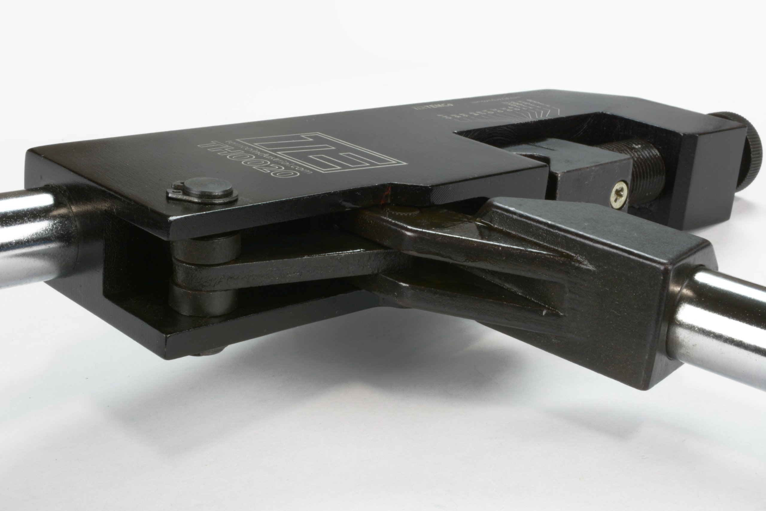 Foto 6 | Herramienta Engarzadora Temco Th0020 Para Lengüetas De Alambre De 10 Awg - 400 Mcm - Venta Internacional.