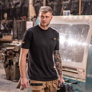 Foto 5 | Camiseta Dewalt Con Bolsillo Para Hombre (negra, Mediana) Para Trabajo Y Para Uso Informal - Venta Internacional.