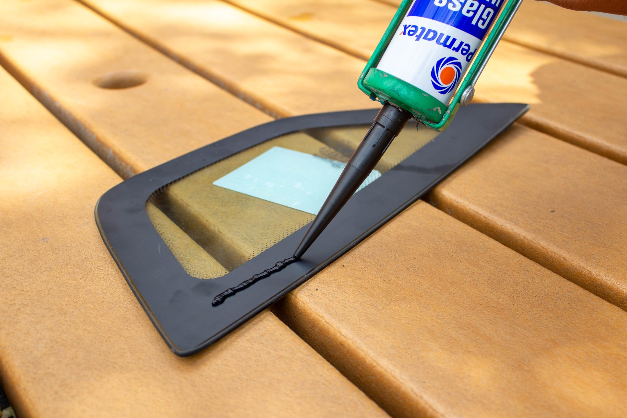 Foto 4 pulgar | Sellador De Parabrisas Permatex 81100 Glass Weld 310 Ml - Venta Internacional.