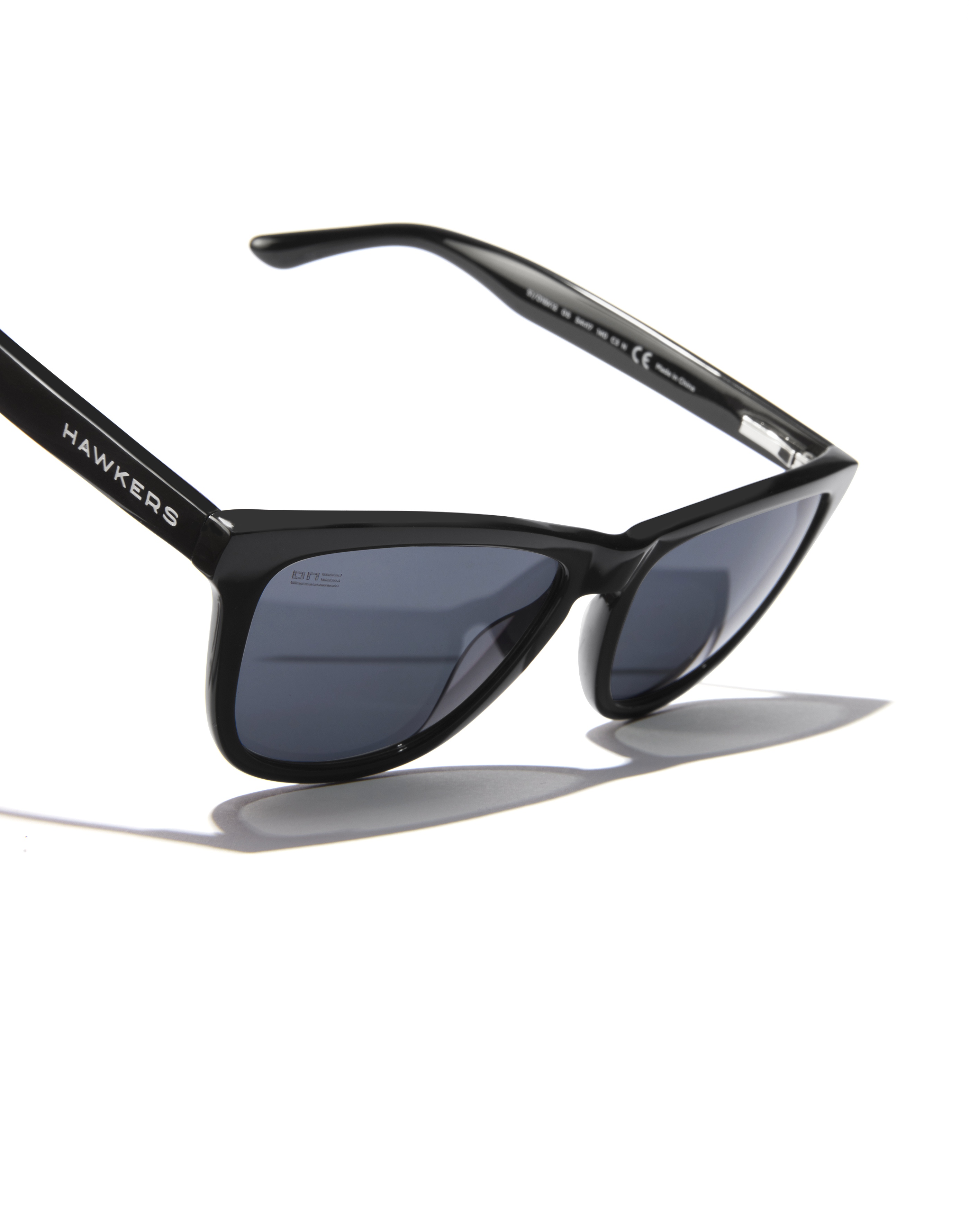 Foto 3 | Lentes Black Dark ONE X Hawkers color Negro para Hombre y Mujeres UV400