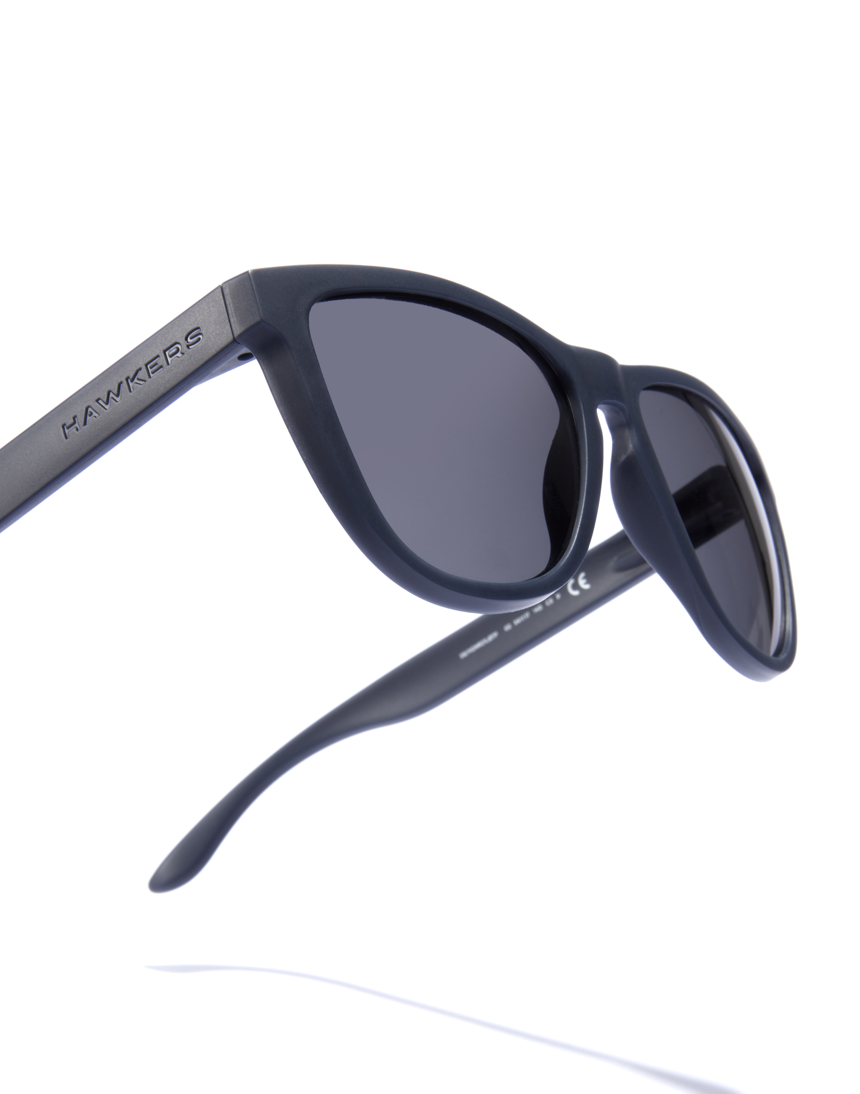 Foto 4 pulgar | Lentes Hawkers One Raw Polarized Navy Dark Para Hombres Y Mujeres Uv400 color Negro