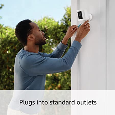Foto 4 pulgar | Cámara De Seguridad Ring Spotlight Cam Plus Plug-in Black - Venta Internacional.