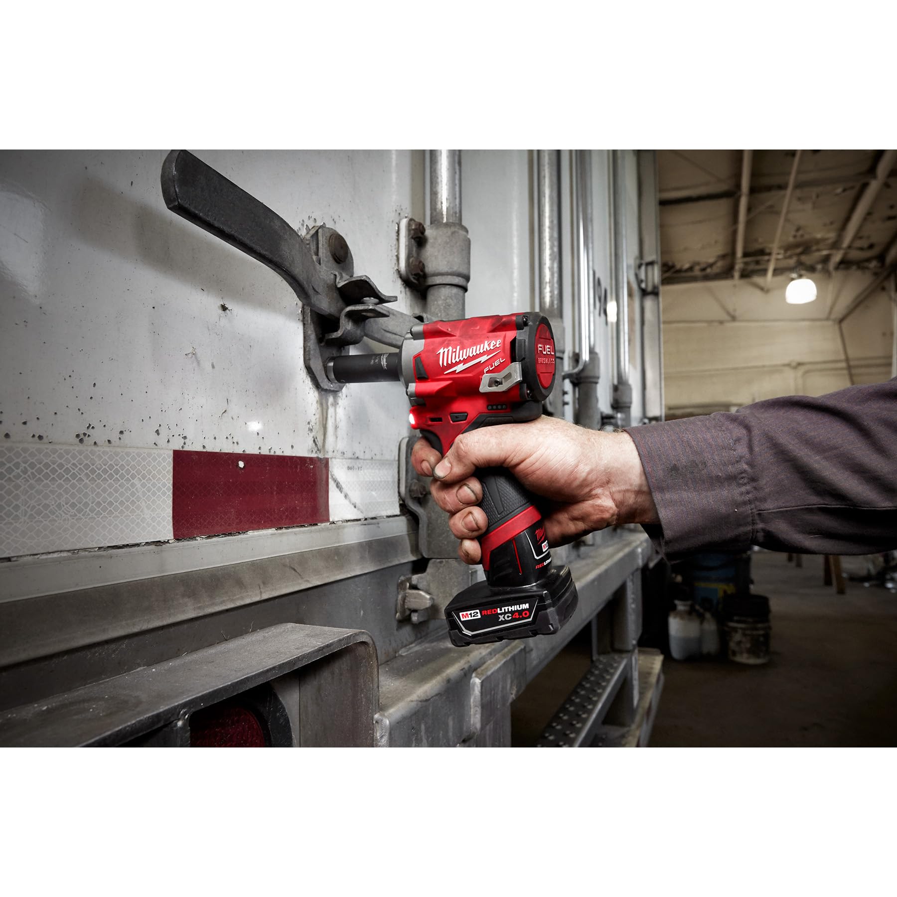 Foto 4 pulgar | Llave De Impacto Milwaukee M12 Fuel Stubby 1/2 Pulgada - Venta Internacional.