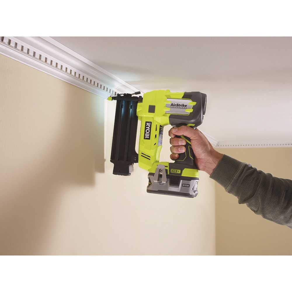Foto 7 | Clavadora Inalámbrica Ryobi Airstrike De 18 V, Calibre 18 (solo Herramienta) - Venta Internacional.