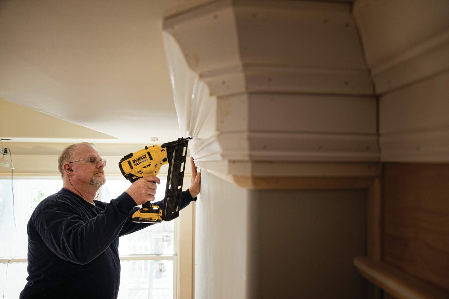 Foto 7 pulgar | Finish Nailer Dewalt 20v Max En Ángulo 15ga Con Batería Y Cargador - Venta Internacional.