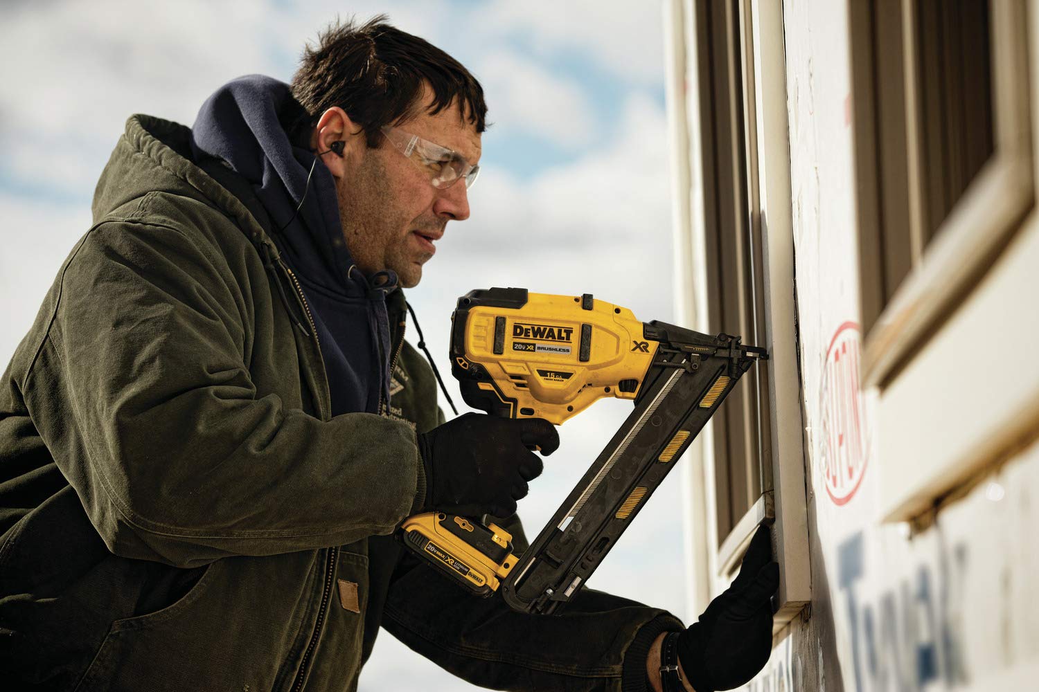 Foto 8 pulgar | Finish Nailer Dewalt 20v Max En Ángulo 15ga Con Batería Y Cargador - Venta Internacional.
