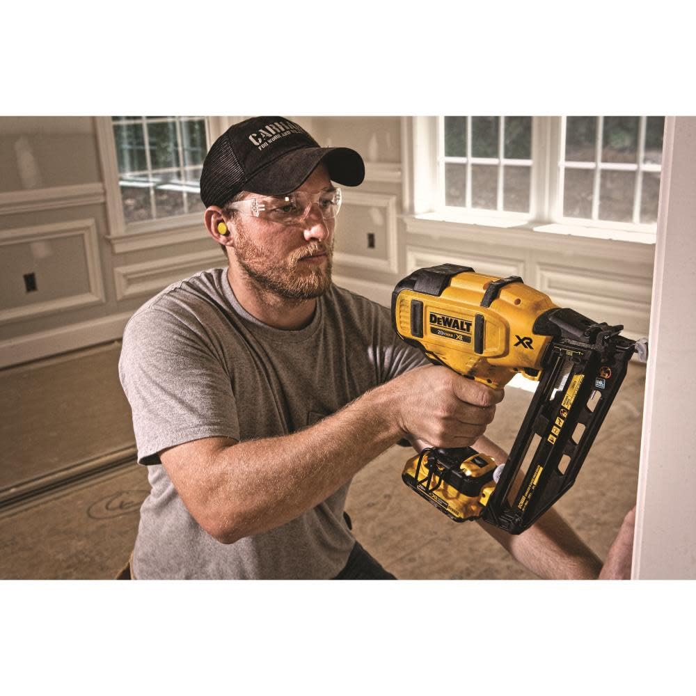 Foto 4 pulgar | Clavadora De Acabado Dewalt 20v Max* Xr En Ángulo 16ga (dcn660d1) - Venta Internacional.