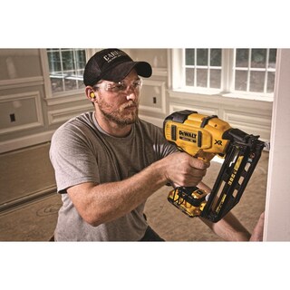 Foto 3 | Clavadora De Acabado Dewalt 20v Max* Xr En Ángulo 16ga (dcn660d1) - Venta Internacional.