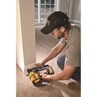 Foto 4 | Clavadora De Acabado Dewalt 20v Max* Xr En Ángulo 16ga (dcn660d1) - Venta Internacional.