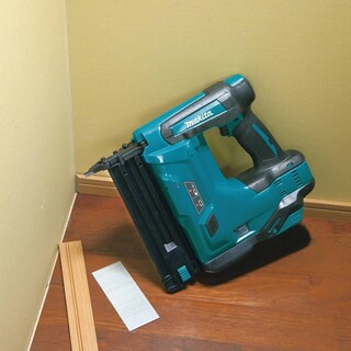 Foto 7 | Brad Nailer Makita Xnb01z Lxt De 18 V, Batería Inalámbrica De Iones De Litio - Venta Internacional
