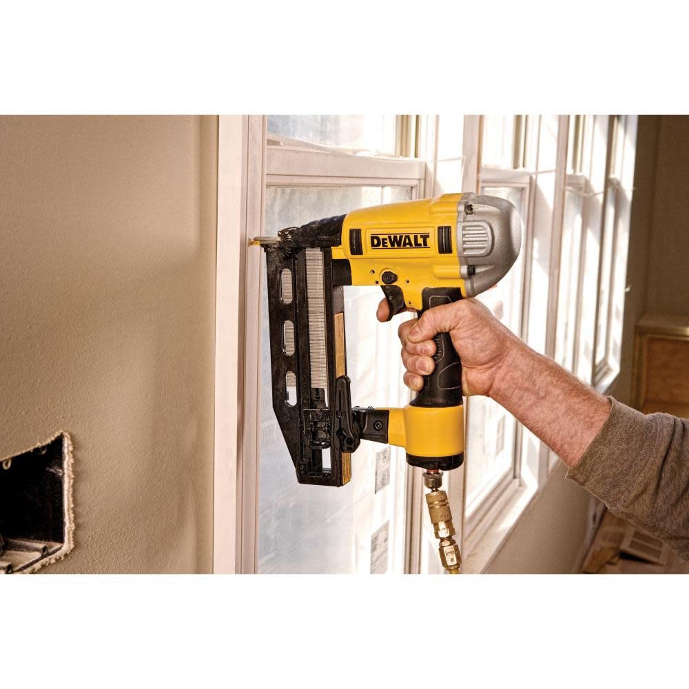 Foto 2 | Clavadora De Acabado Dewalt Dwfp71917 16ga Con Punta De Precisión - Venta Internacional.