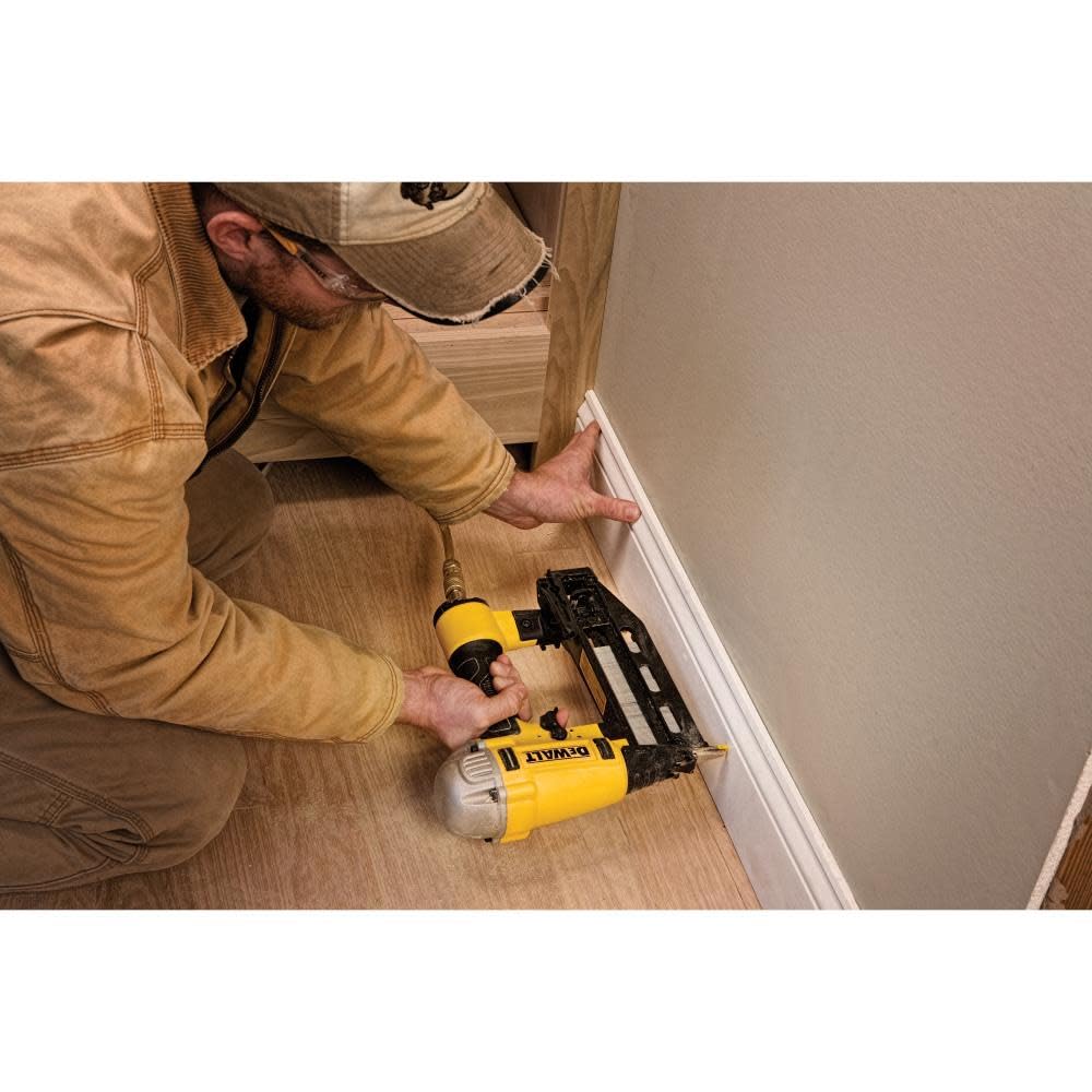 Foto 3 | Clavadora De Acabado Dewalt Dwfp71917 16ga Con Punta De Precisión - Venta Internacional.