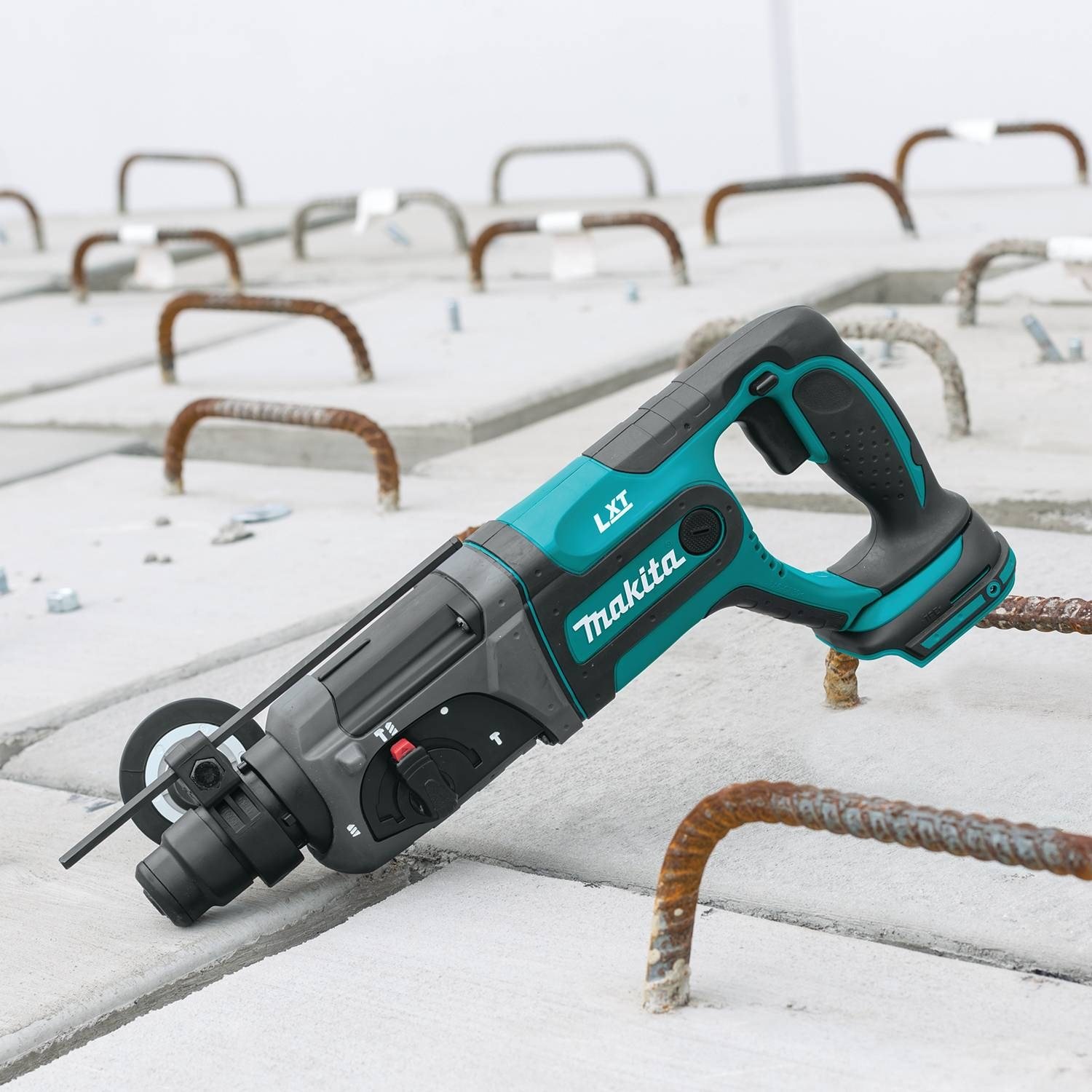 Foto 3 pulgar | Martillo Perforador Makita Xrh04z Lxt  De 18 V Inalámbrico De Iones De Litio - Venta Internacional.