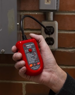 Foto 2 | Disyuntor Finder Triplett Cbf200 Con Comprobador Gfci Y Detector De Voltaje - Venta Internacional.