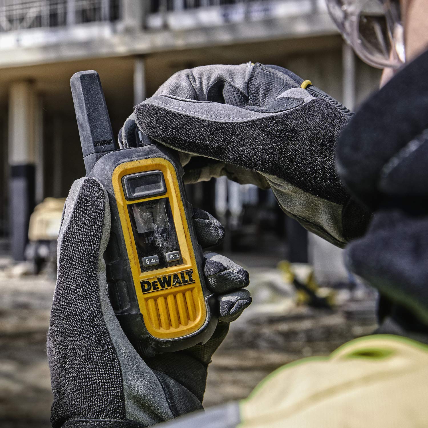 Foto 5 pulgar | Walkie Talkies Dewalt Dxfrs300, 1 W, Impermeable, Paquete De 6 Con Auriculares - Venta Internacional.