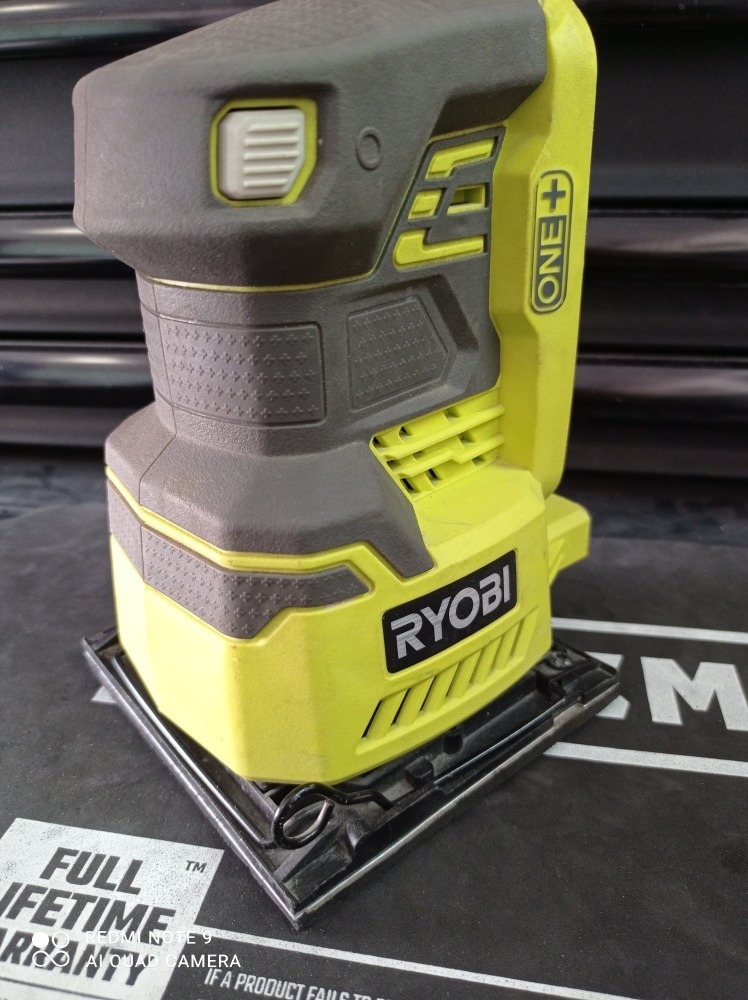 Ryobi Lijadora P440 18v Sin Pila Sin Cargador