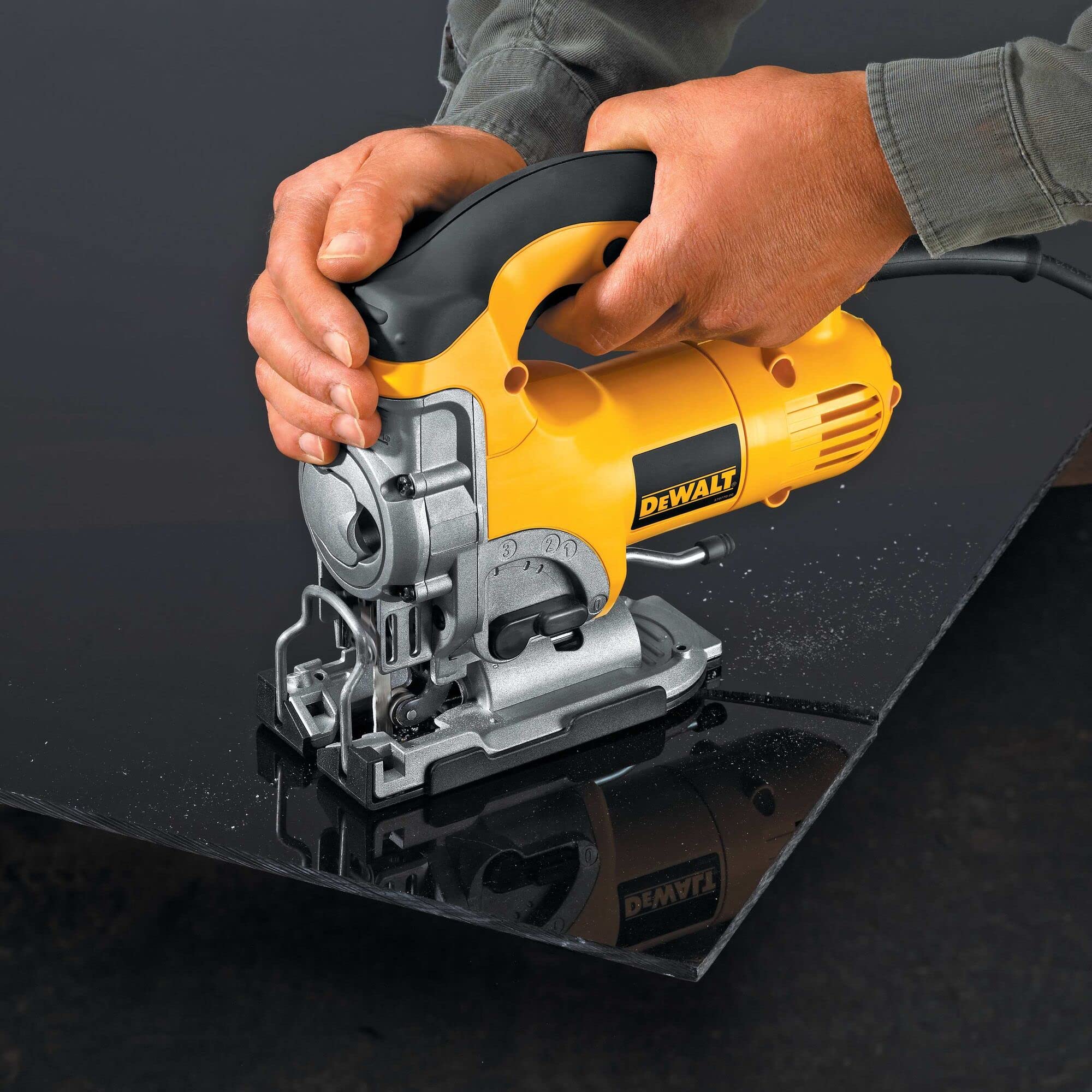 Foto 8 pulgar | Sierra Caladora Dewalt Dw331k Con Mango Superior, 6,5 A, Con Cable, 500-3100 Spm - Venta Internacional.