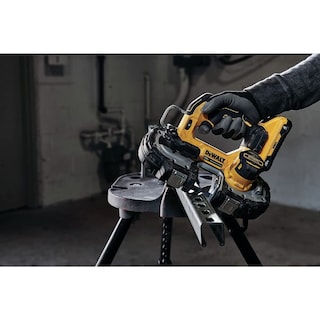 Foto 5 | Sierra De Cinta Dewalt Atomic 20v Max Sin Escobillas Inalámbrica De 4 4 Cm Dcs377b - Venta Internacional.