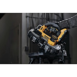 Foto 6 | Sierra De Cinta Dewalt Atomic 20v Max Sin Escobillas Inalámbrica De 4 4 Cm Dcs377b - Venta Internacional.