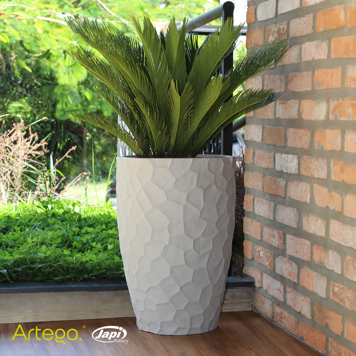 Foto 5 pulgar | Maceta Artego Japi Beige para Exteriores Cónica Grande 76 cm de Alto Prisma de Polietileno Ultra Ligera