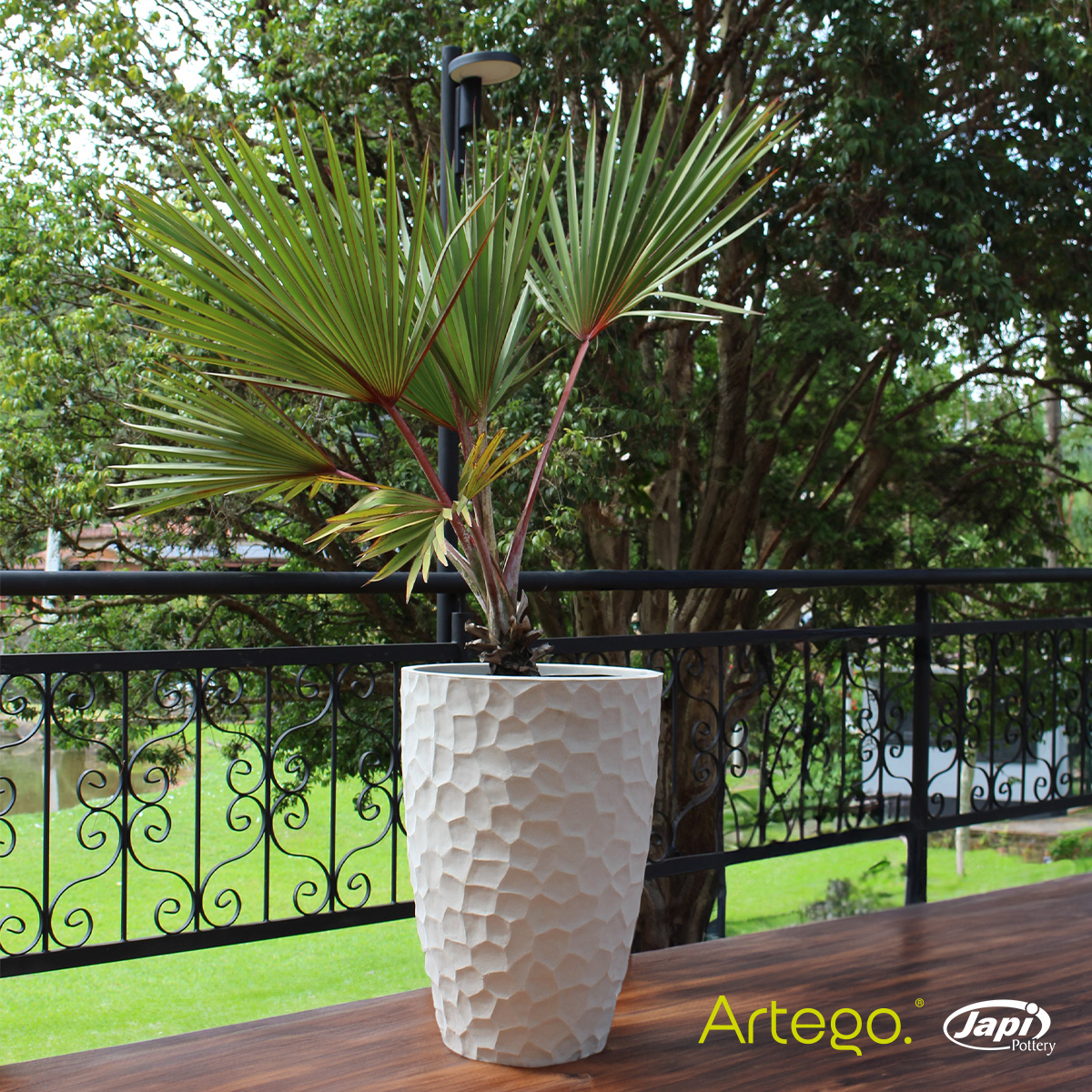 Foto 5 | Maceta Artego Japi Beige para Exteriores Cónica Grande 76 cm de Alto Prisma de Polietileno Ultra Ligera