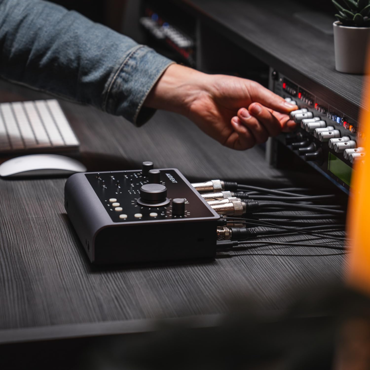 Foto 4 | Interfaz De Audio Audient Id24 Usb-c Con 2 Preamplificadores De Micrófono Y Adat - Venta Internacional.