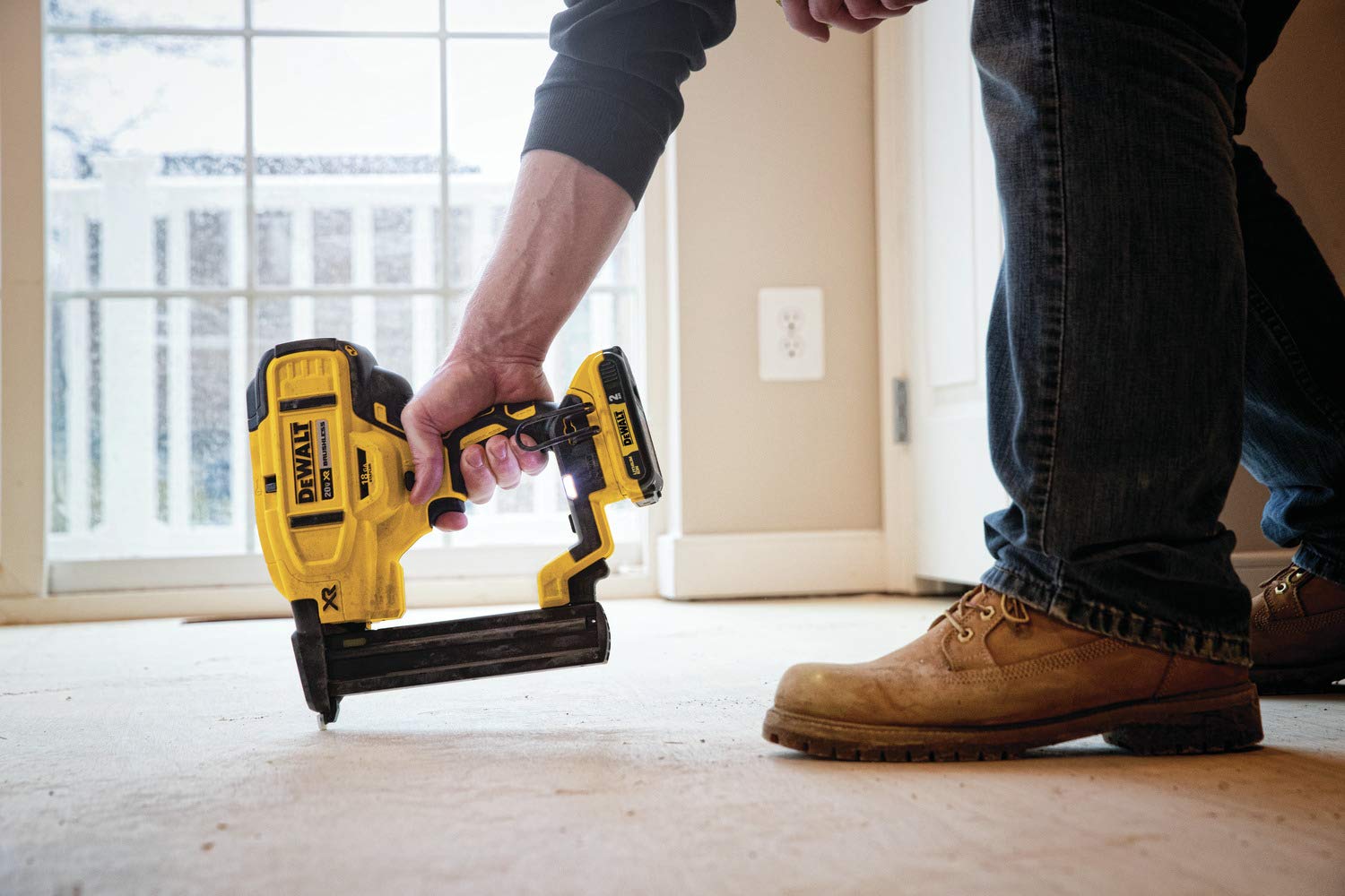 Foto 4 pulgar | Grapadora Dewalt 20v Max* Corona Estrecha 18ga Sin Batería Dcn681b - Venta Internacional.