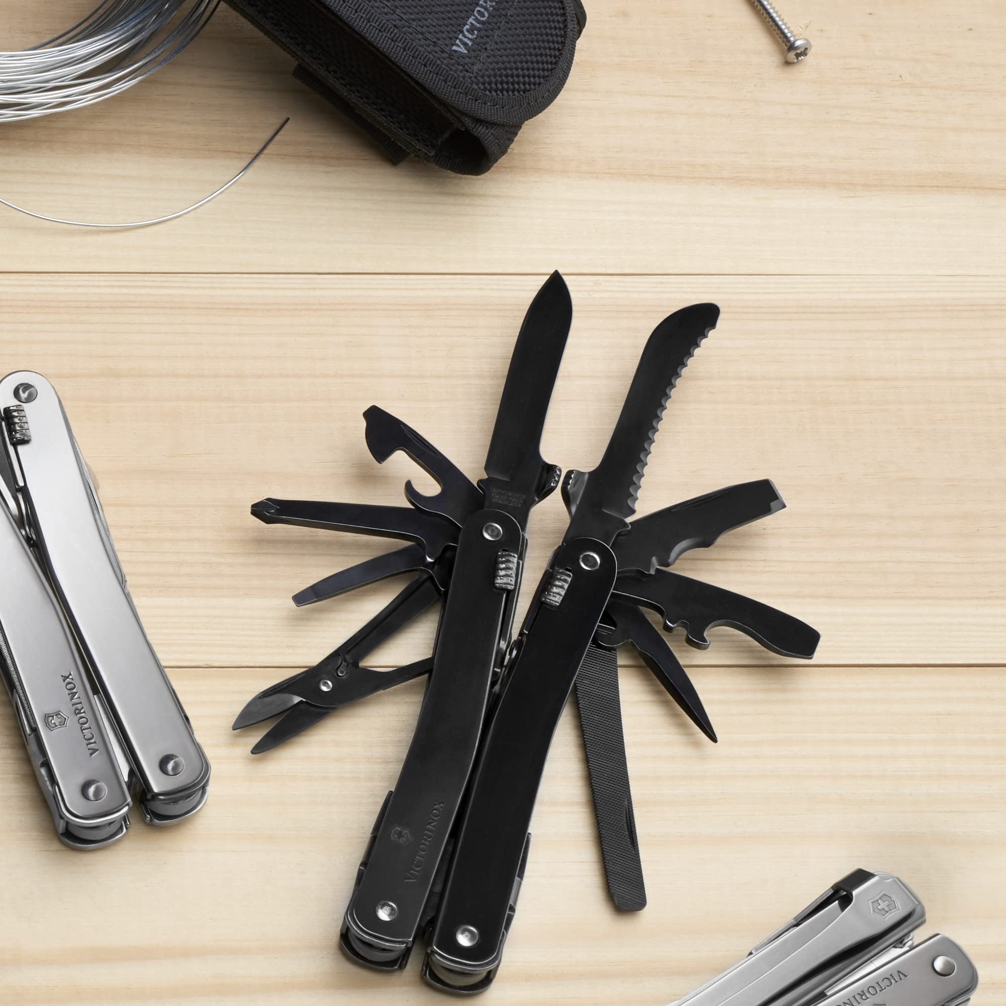 Foto 4 pulgar | Multitool Victorinox Swiss Tool Spirit Mxbs Negra Con Funda - Venta Internacional.