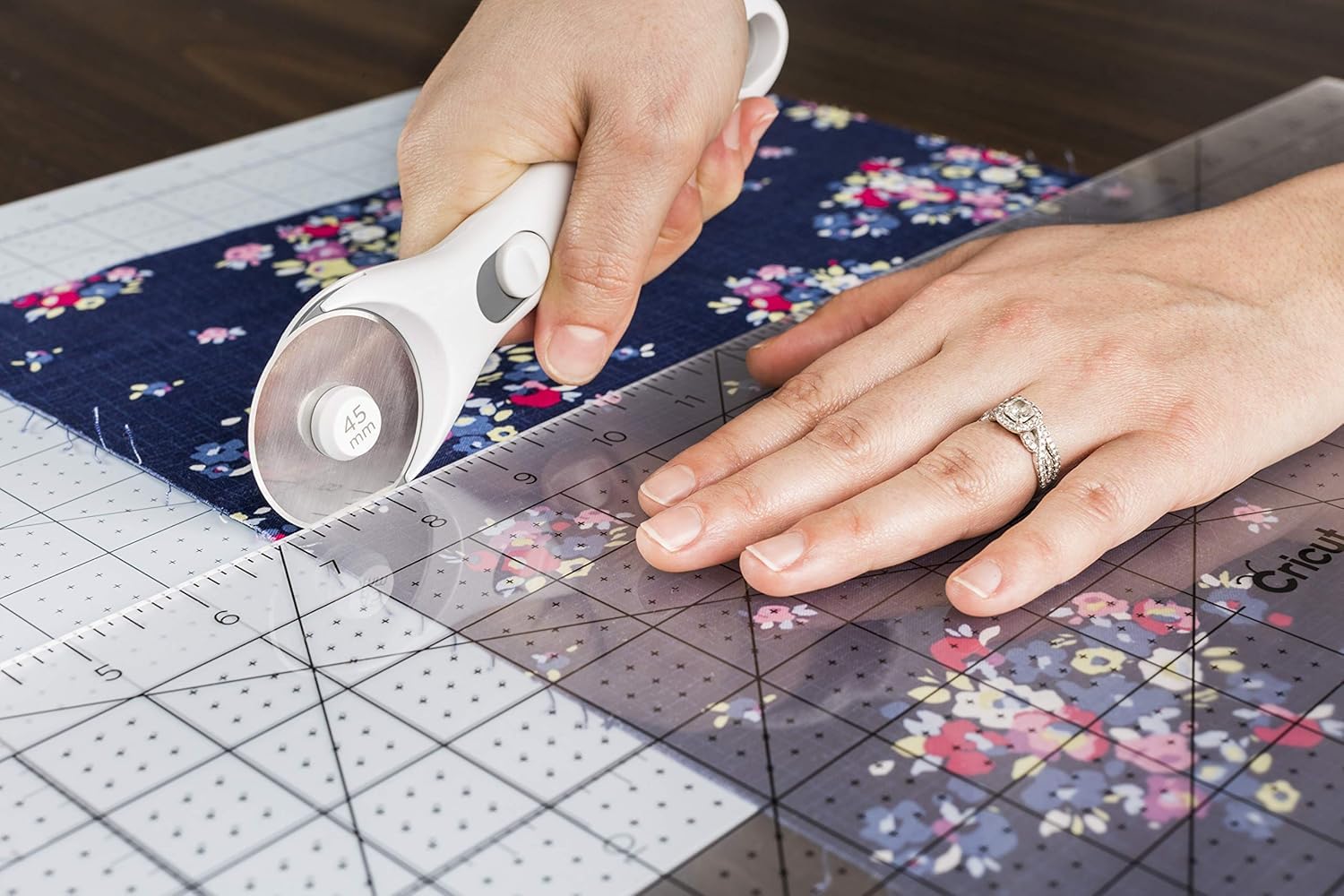 Foto 2 | Cortador Giratorio Cricut Para Tela, Costura Y Acolchado, 45 Mm - Venta Internacional.