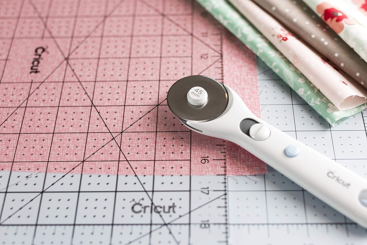 Foto 3 | Cortador Giratorio Cricut Para Tela, Costura Y Acolchado, 45 Mm - Venta Internacional.