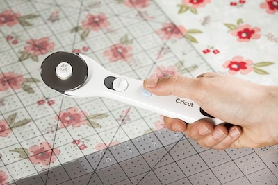 Foto 4 | Cortador Giratorio Cricut Para Tela, Costura Y Acolchado, 45 Mm - Venta Internacional.