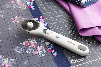 Foto 7 | Cortador Giratorio Cricut Para Tela, Costura Y Acolchado, 45 Mm - Venta Internacional.