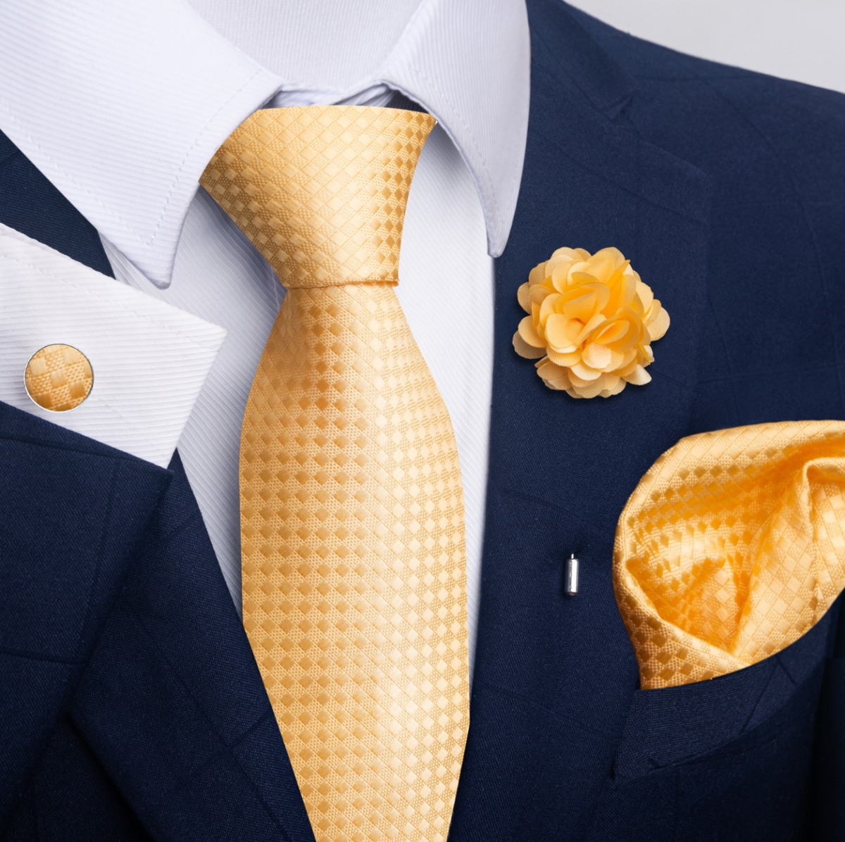 Foto 2 | Corbata + Boutonniere + Pañuelo + Gemelos Wünd Amarillo