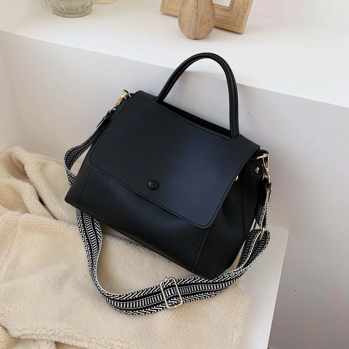 Foto 2 | Bolso Bandolera de Piel para Mujer Malubero color Negro