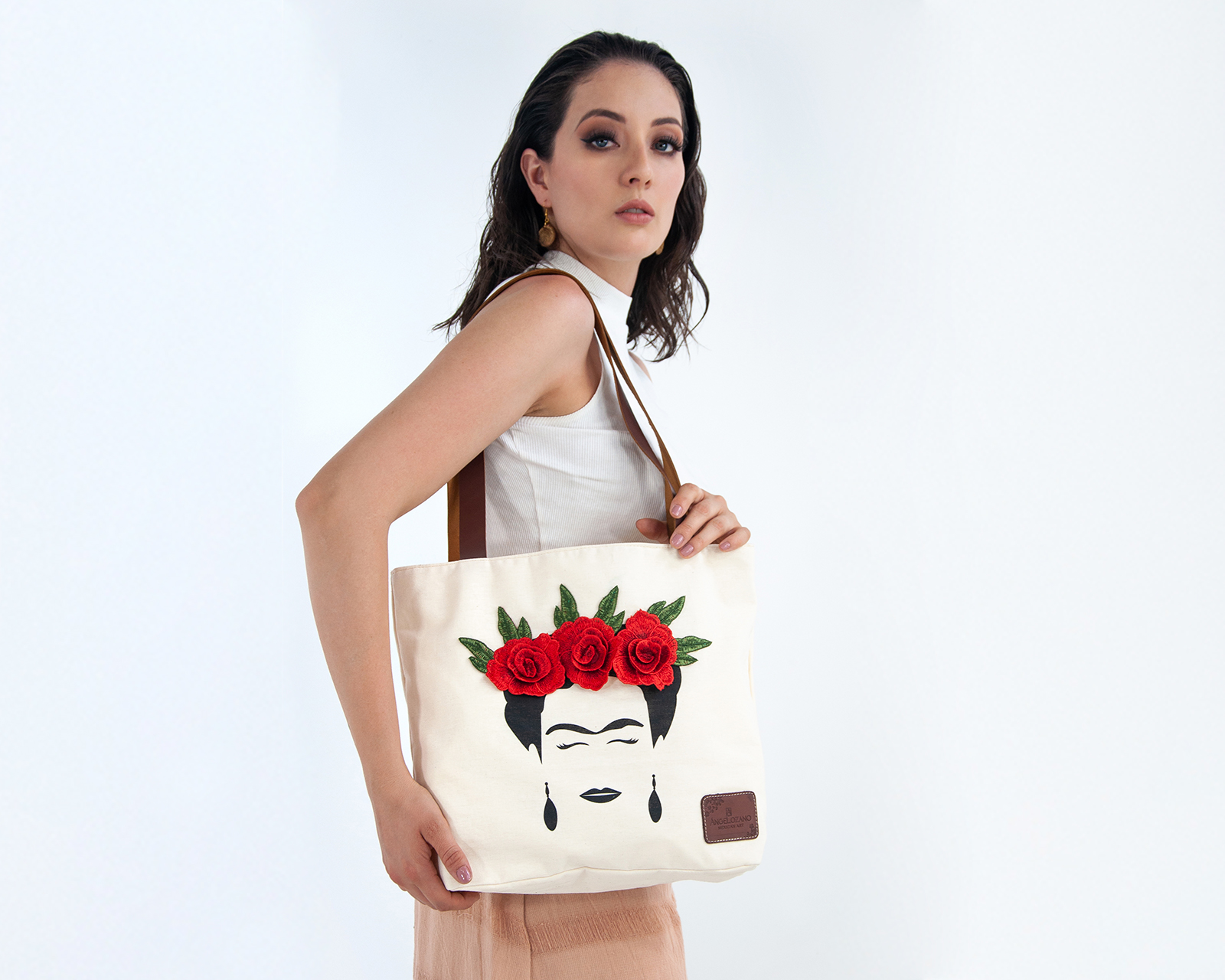 Foto 4 pulgar | Bolso A Ángelozano Tipo Shopper De Manta Modelo Frida