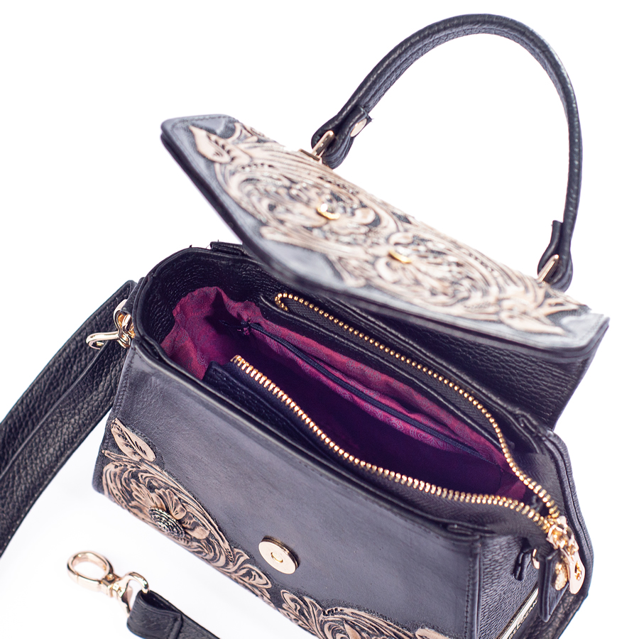 Foto 3 pulgar | Bolso Satchel Ely A Ángelozano Negro Piel Cincelada Y Pintada A Mano Adornada Con Conchos