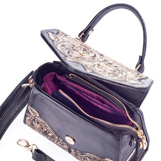Foto 2 | Bolso Satchel Ely A Ángelozano Negro Piel Cincelada Y Pintada A Mano Adornada Con Conchos