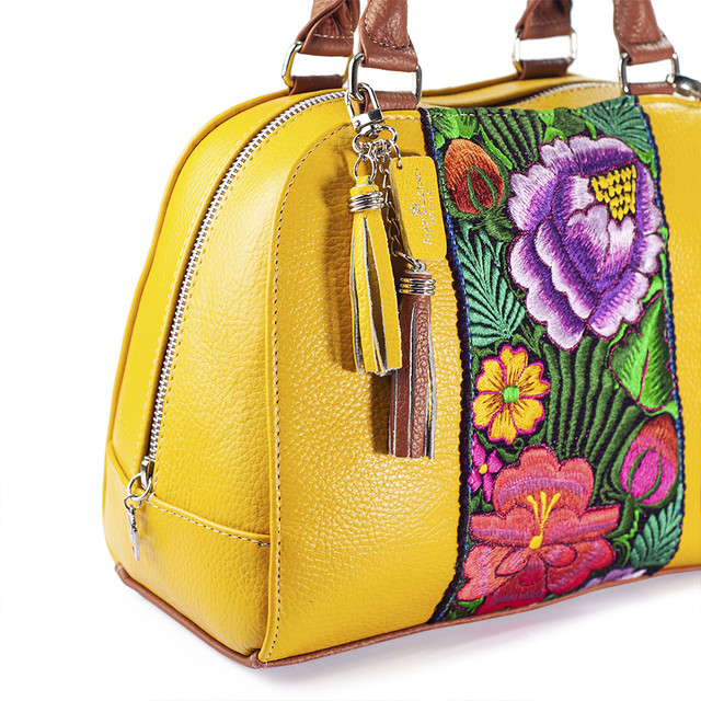 Foto 3 | Bolso Satchel A Ángelozano Modelo Elsa Piel Vacuna Con Telar De Zinacantán Color Amarillo