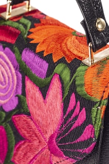 Foto 5 | Bolso Tipo Satchel Ely A Ángelozano de Piel con Telar Artesanal de Flores color Negro